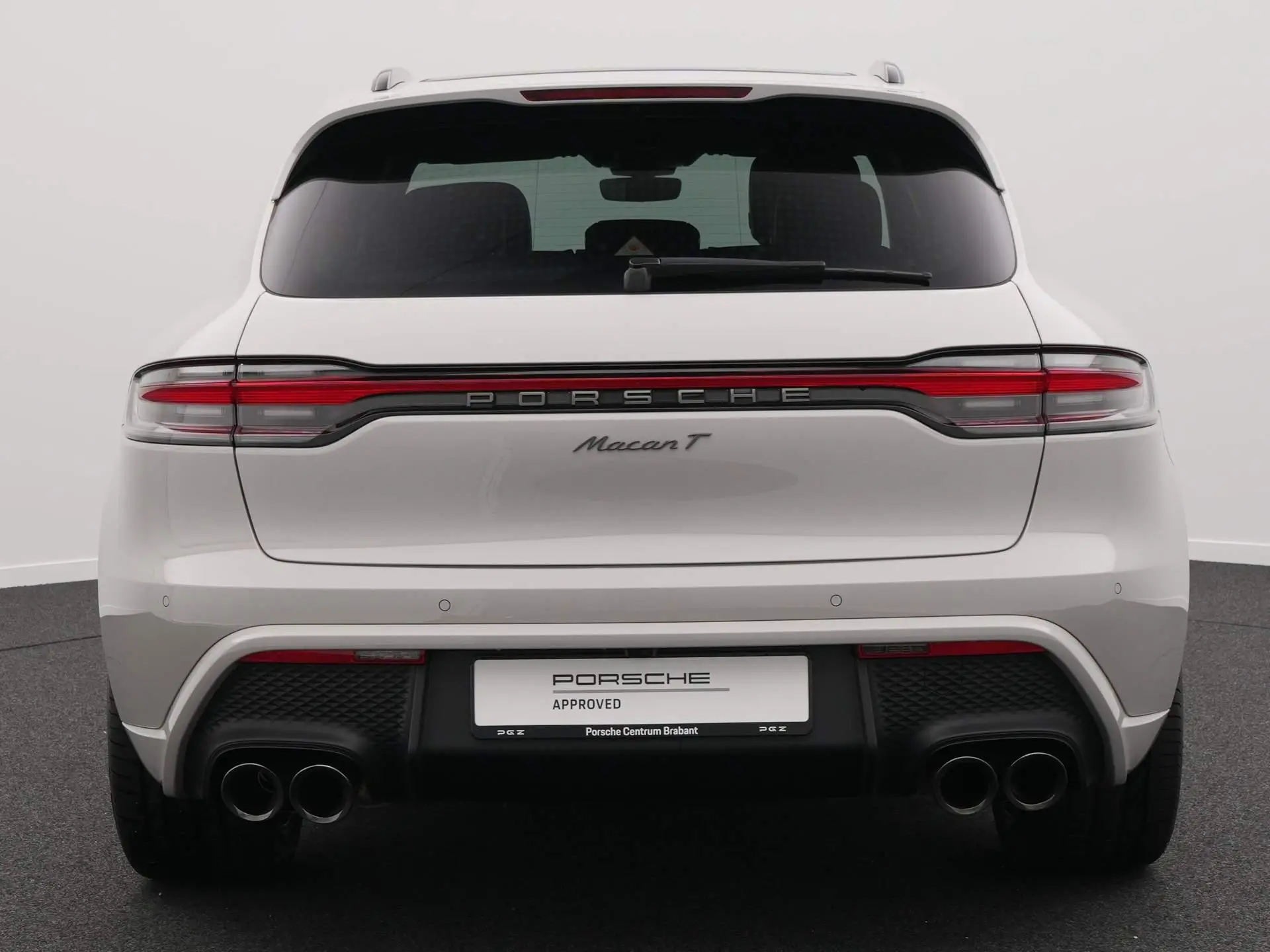 Macan T