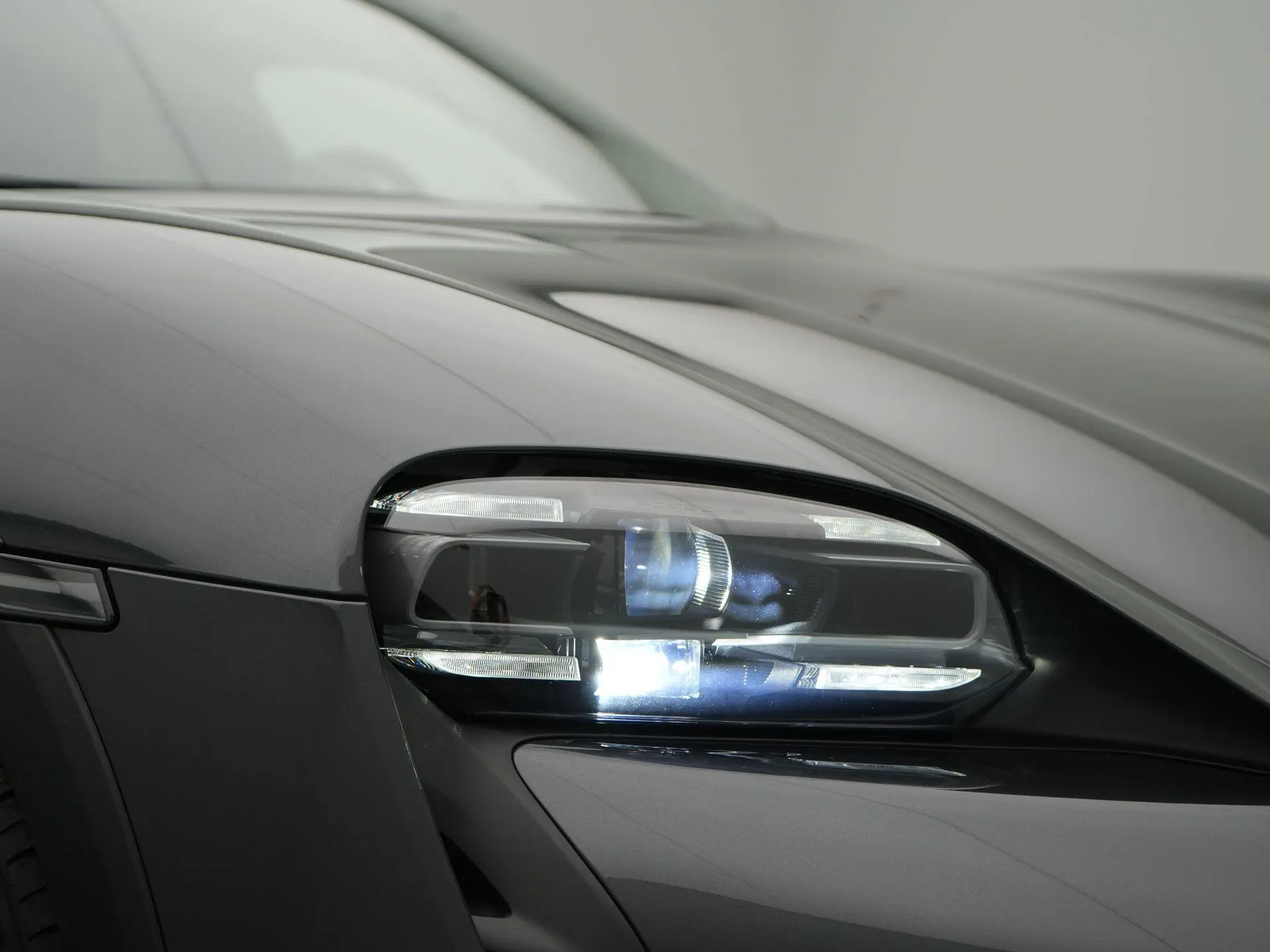 Taycan 4 Cross Turismo