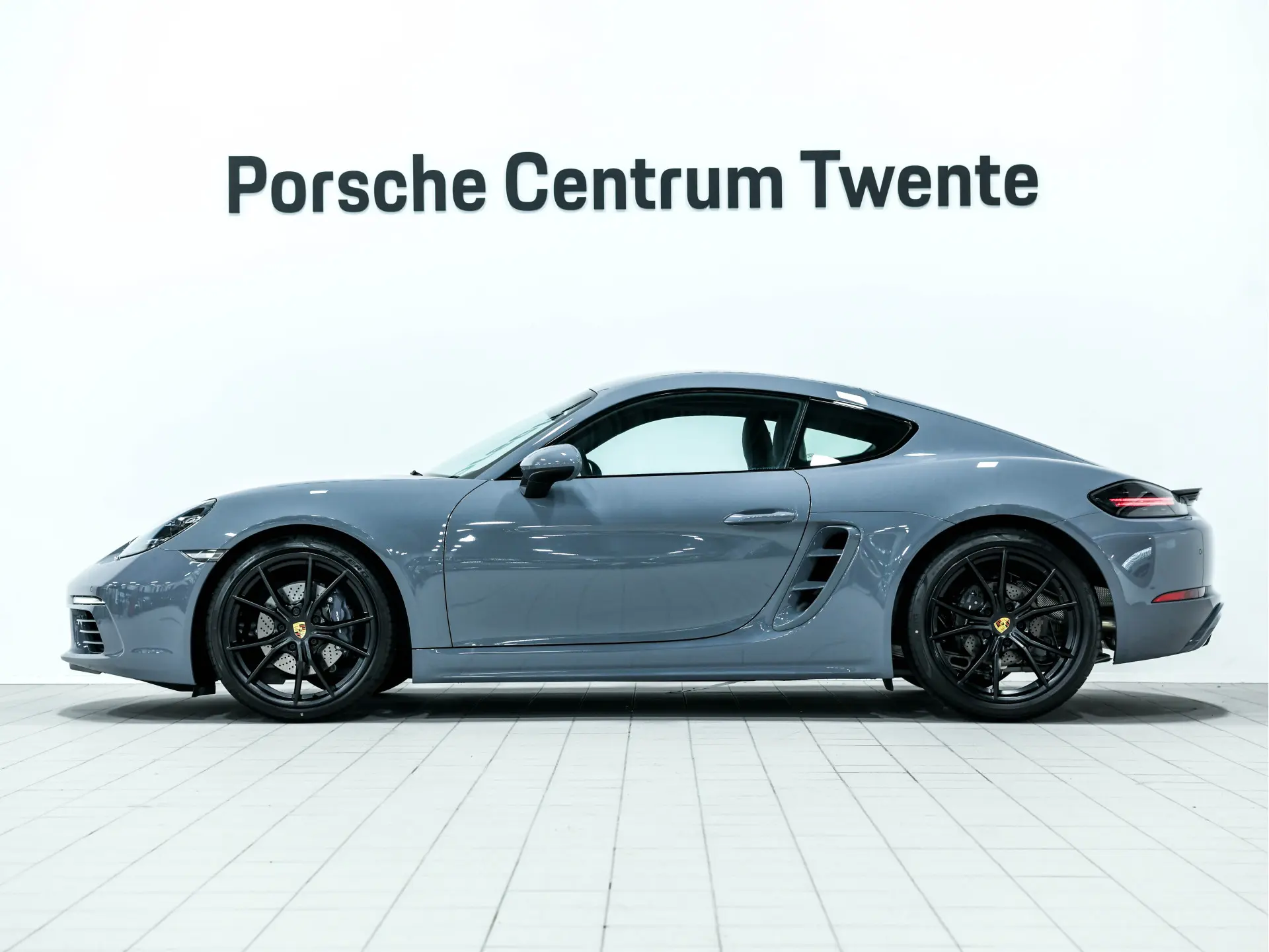 718 Cayman 