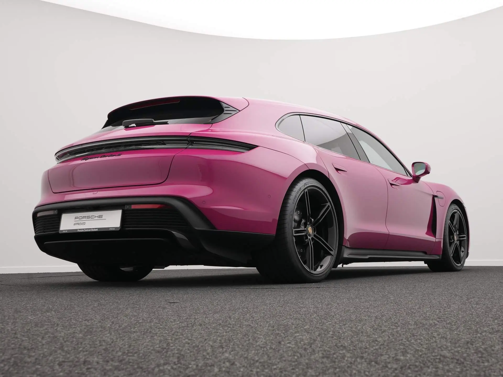 Taycan Turbo S Sport Turismo