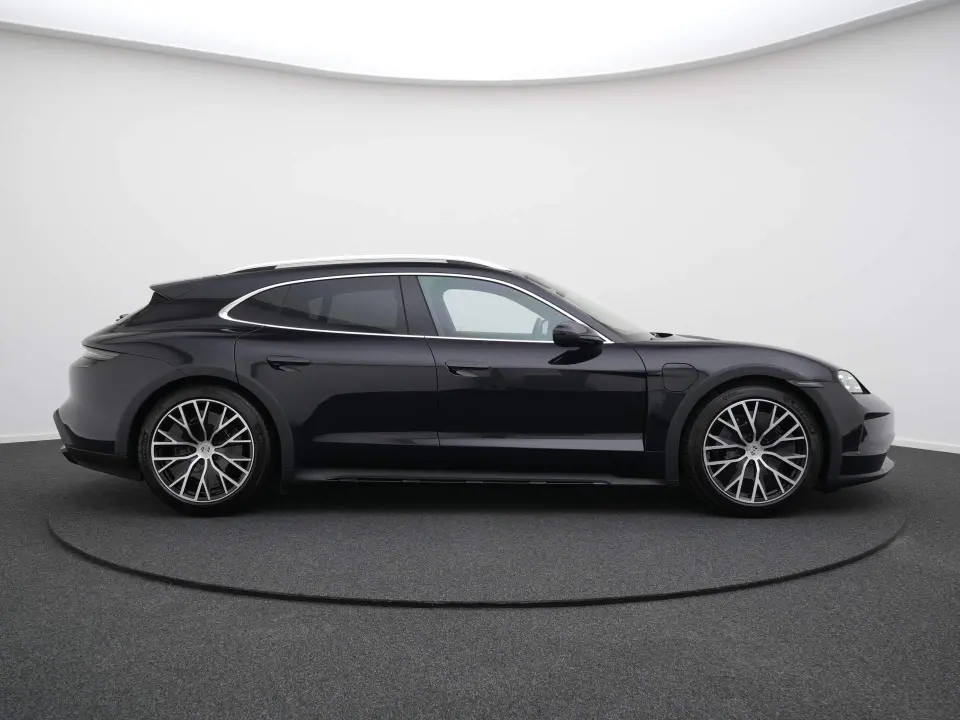 Porsche Taycan 4 Cross Turismo