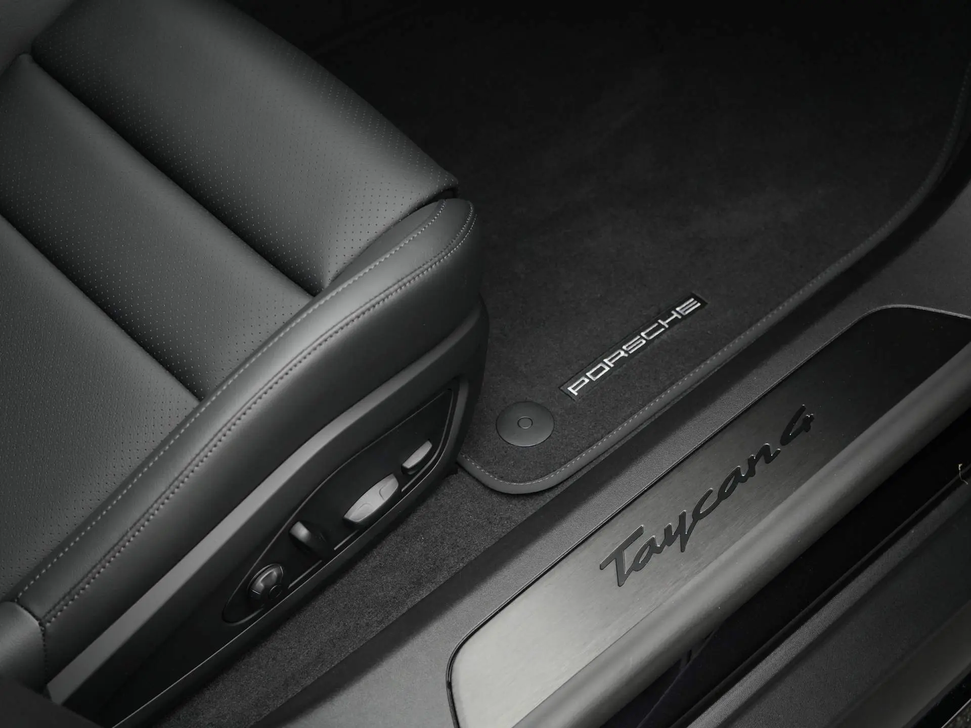 Taycan 4 Cross Turismo