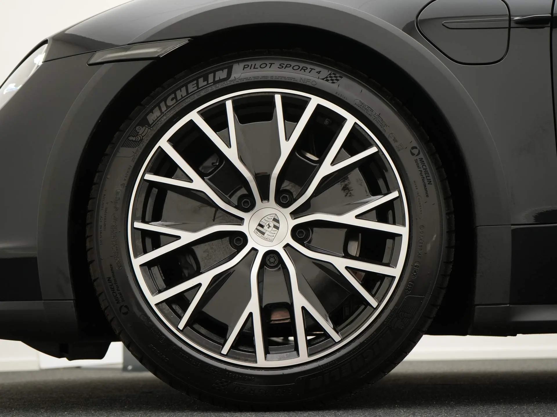 Taycan 4 Cross Turismo