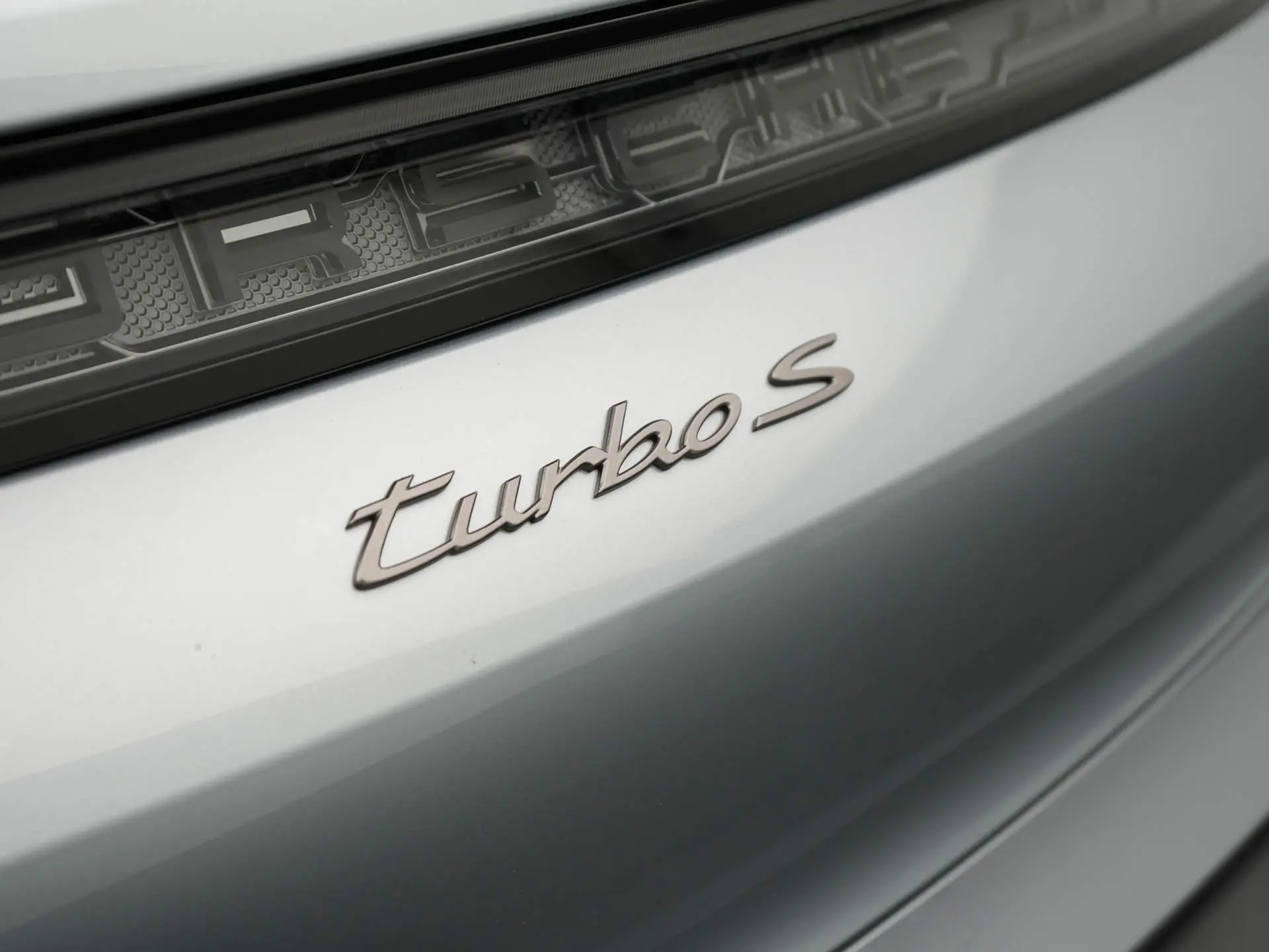 Taycan turbo s Cross Turismo