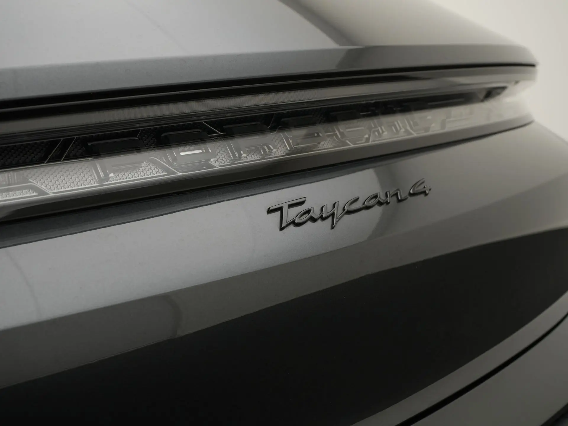 Taycan 4 Cross Turismo