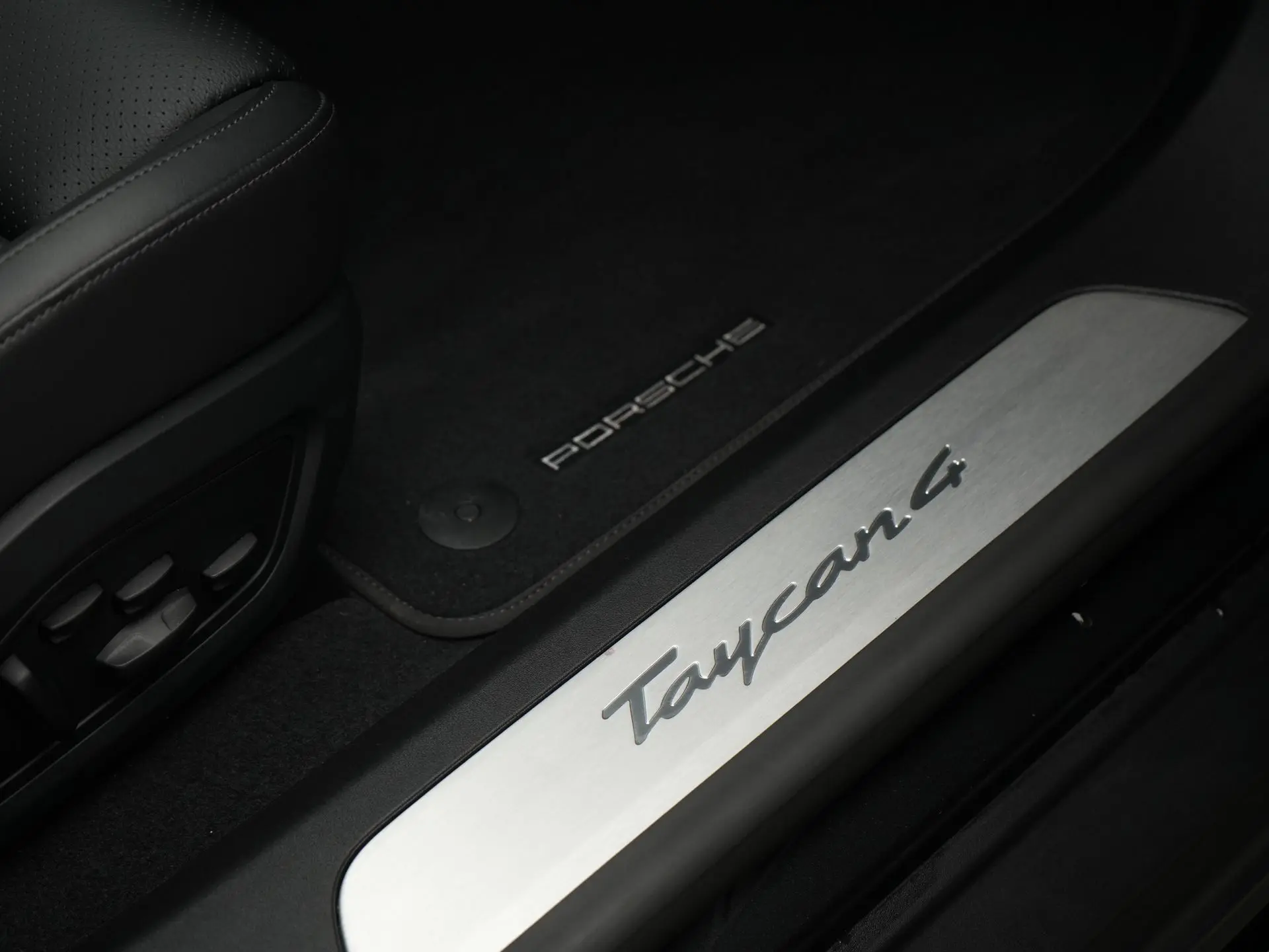 Taycan 4 Cross Turismo