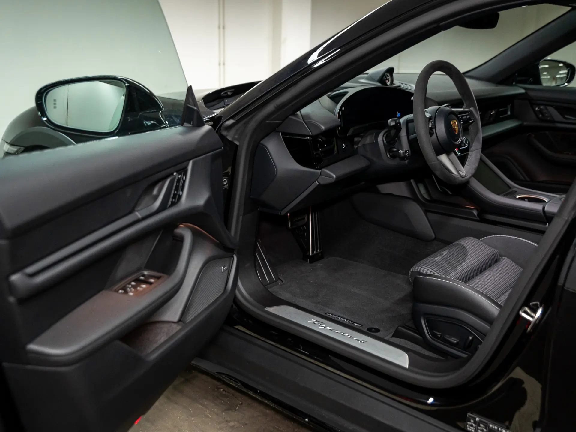 Taycan 4 Cross Turismo