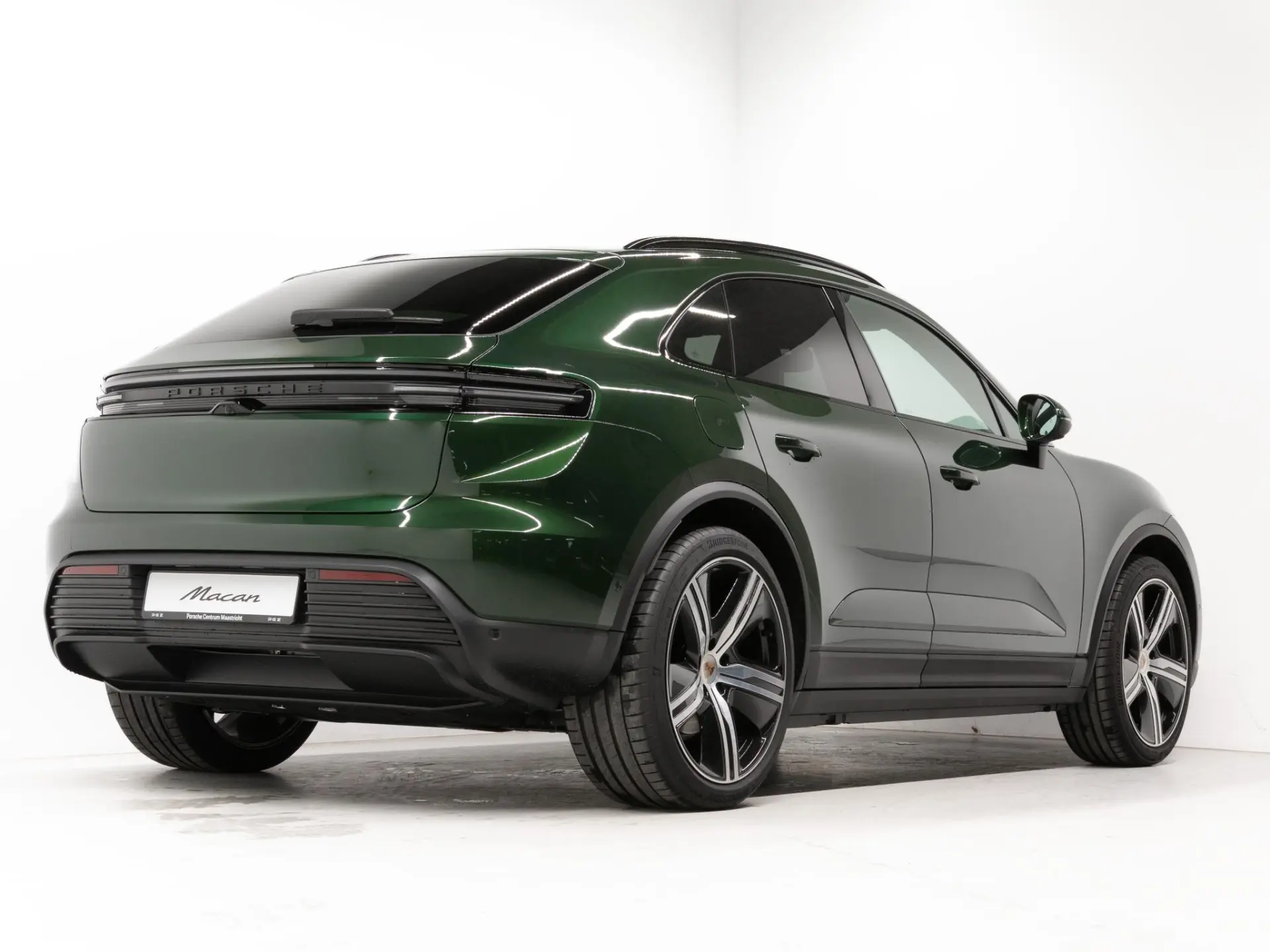 Macan 4