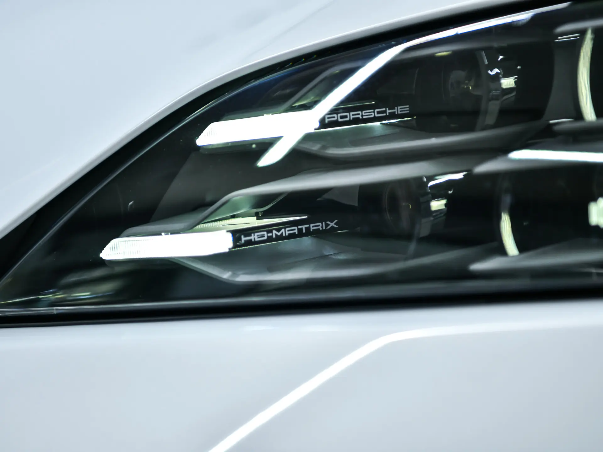 Taycan 4 Cross Turismo 