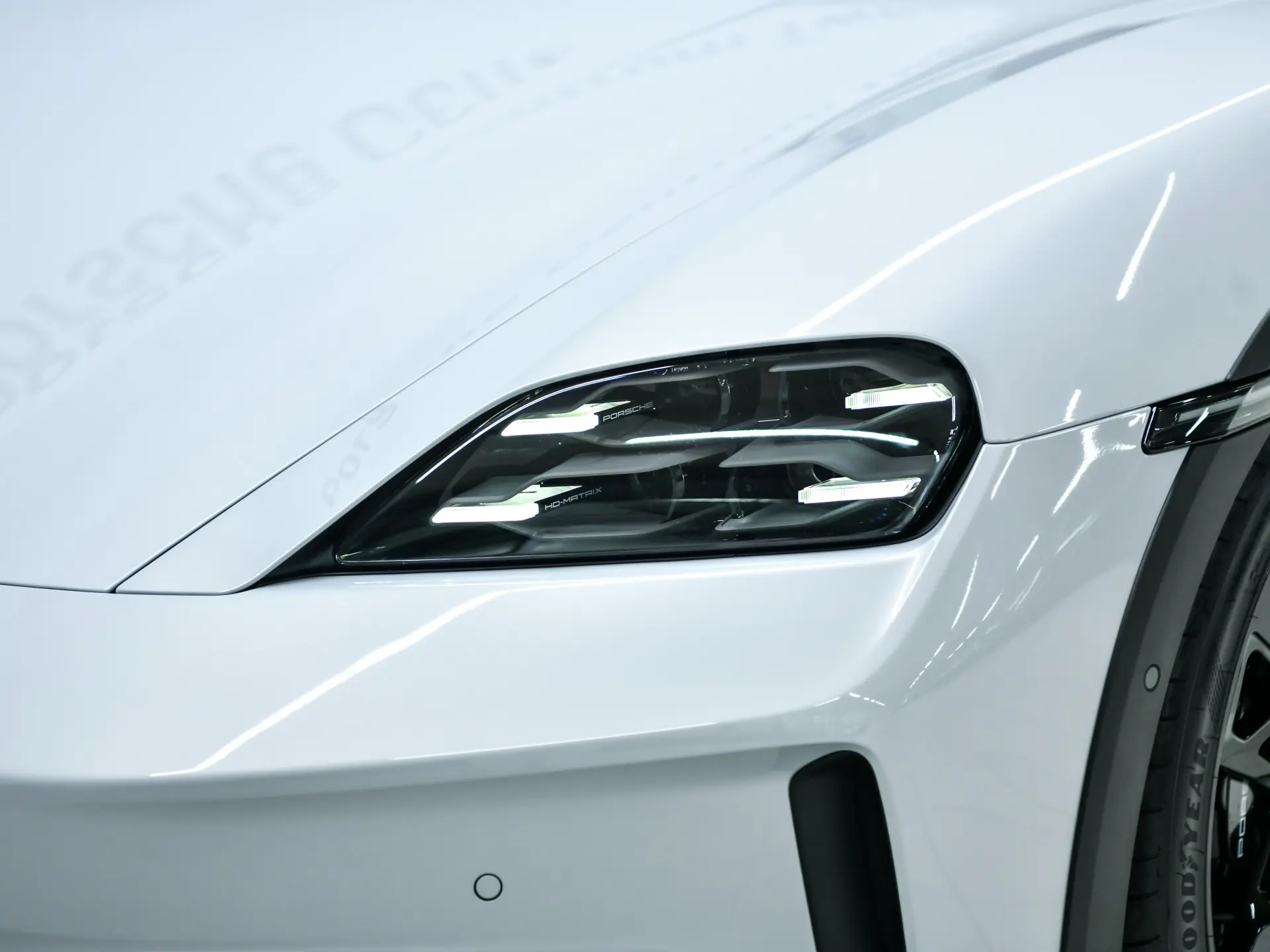 Taycan 4 Cross Turismo 