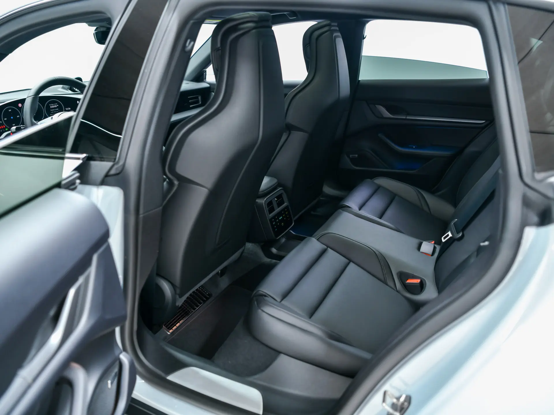 Taycan 4 Cross Turismo 