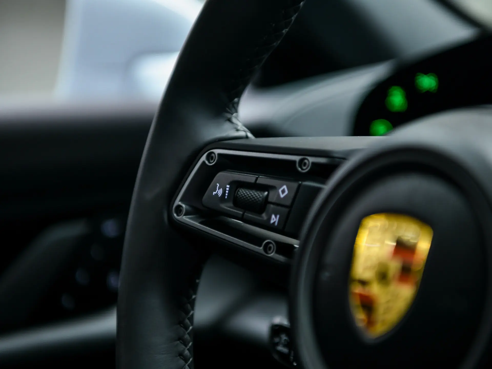 Taycan 4 Cross Turismo 