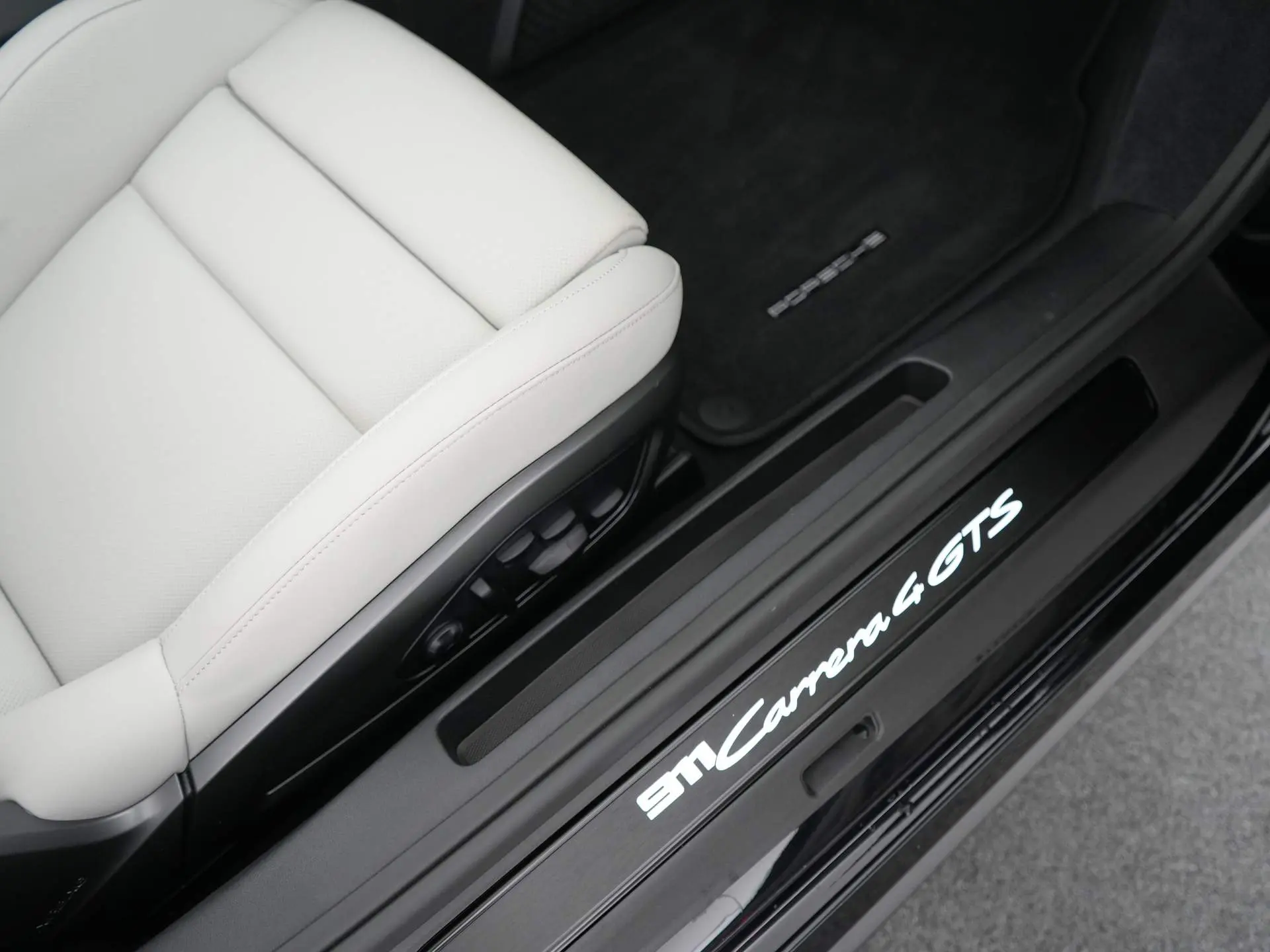 911 Carrera 4 GTS Cabriolet