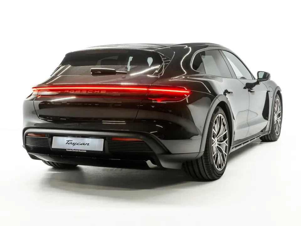 Taycan Cross Turismo 4