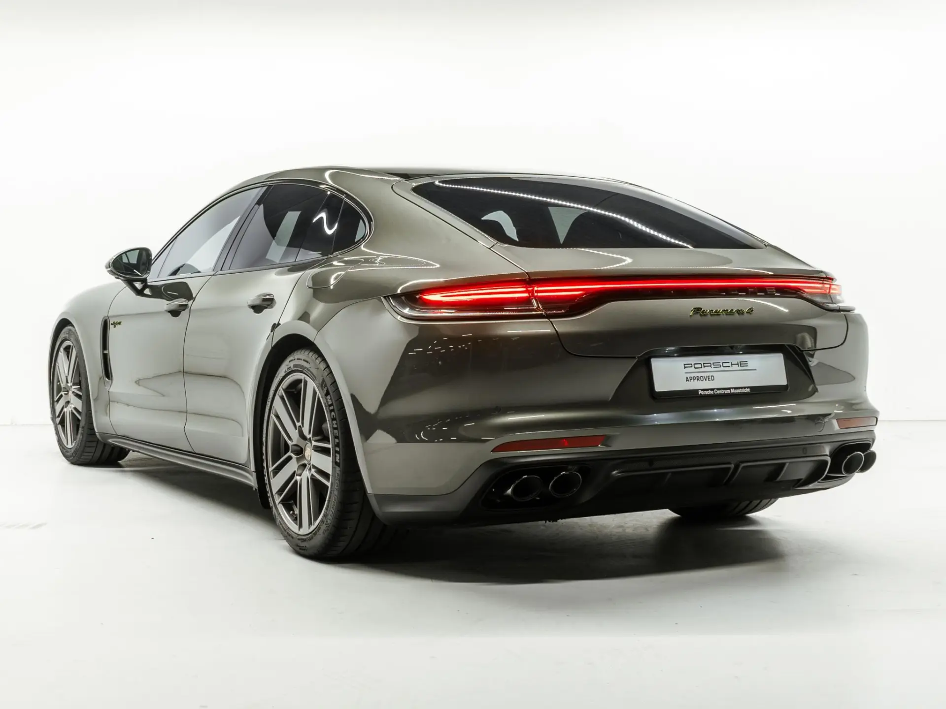 Panamera 4 E-Hybrid Platinum Edition