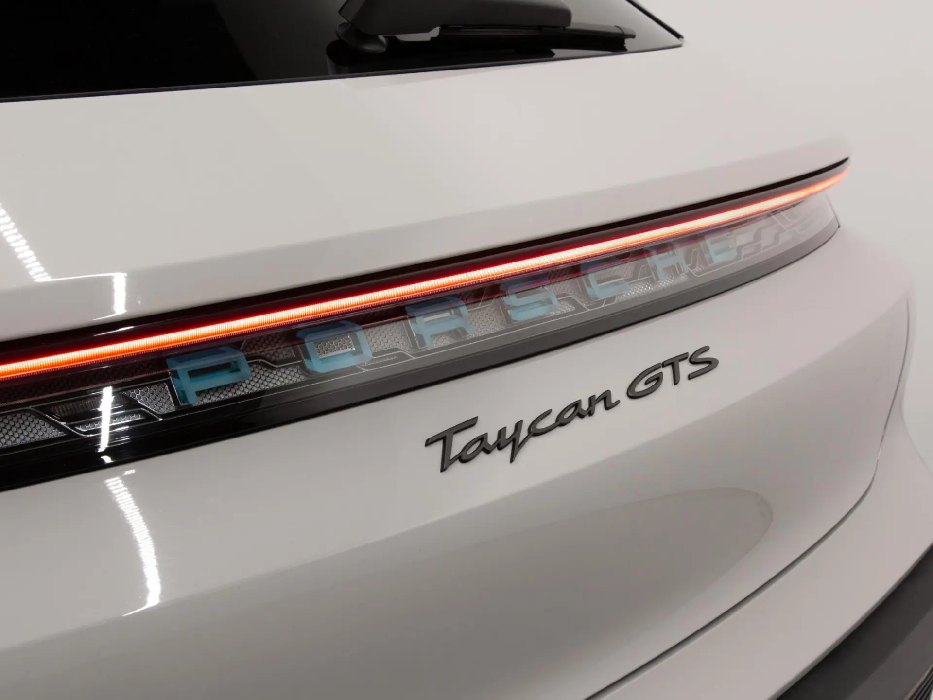Taycan GTS Sport Turismo Performance-accu Plus