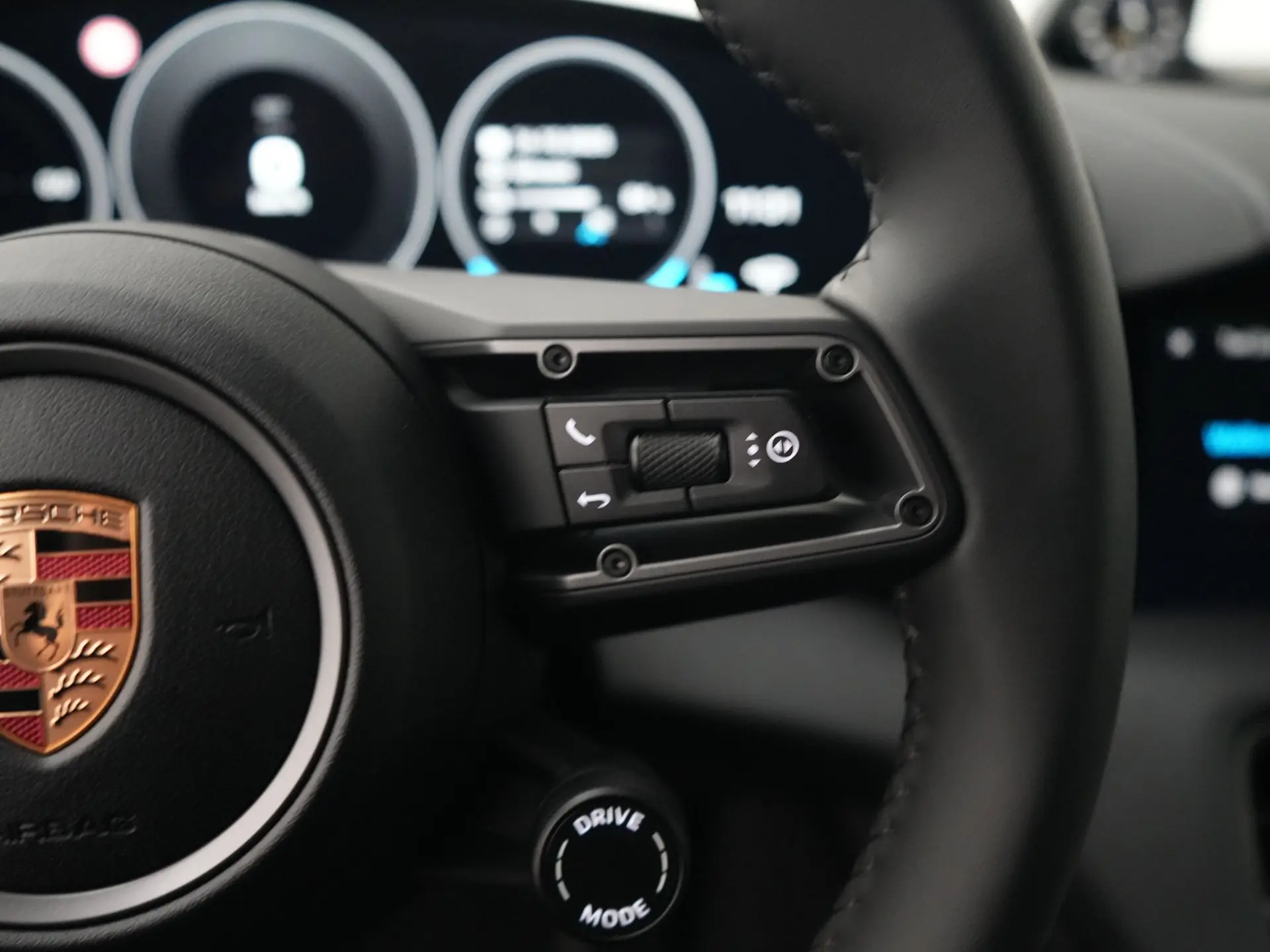 Taycan 4 Cross Turismo 