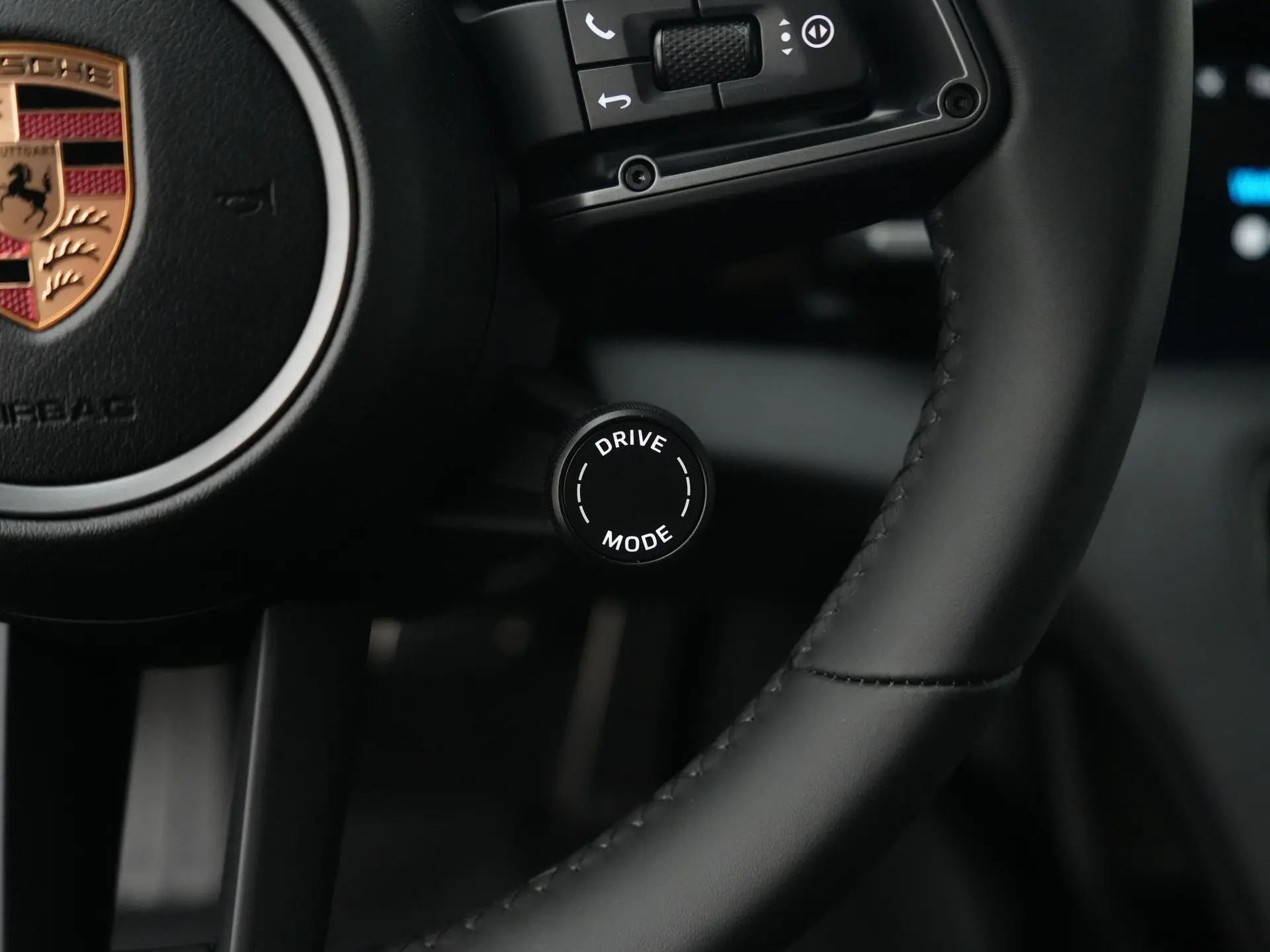 Taycan 4 Cross Turismo 