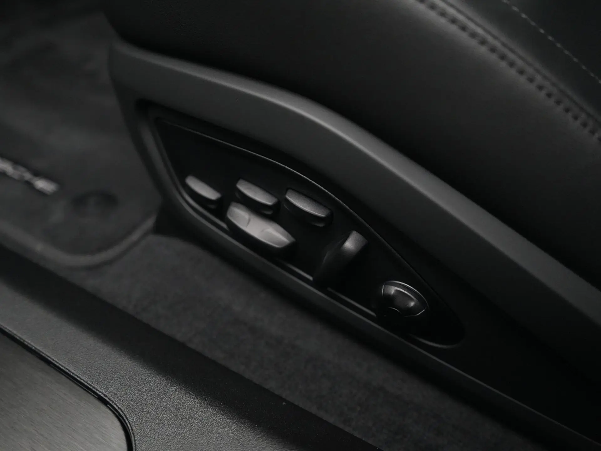 Taycan 4 Cross Turismo 