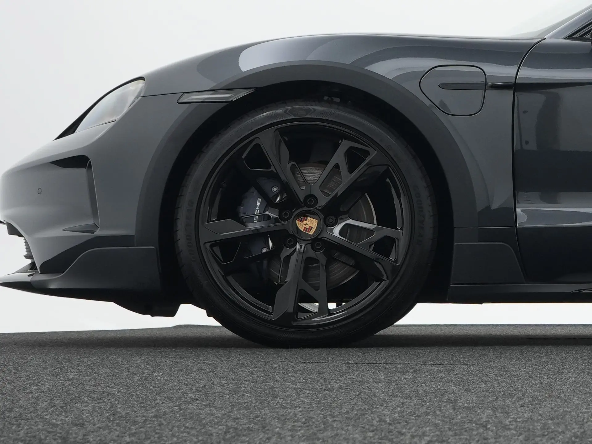 Taycan 4 Cross Turismo 