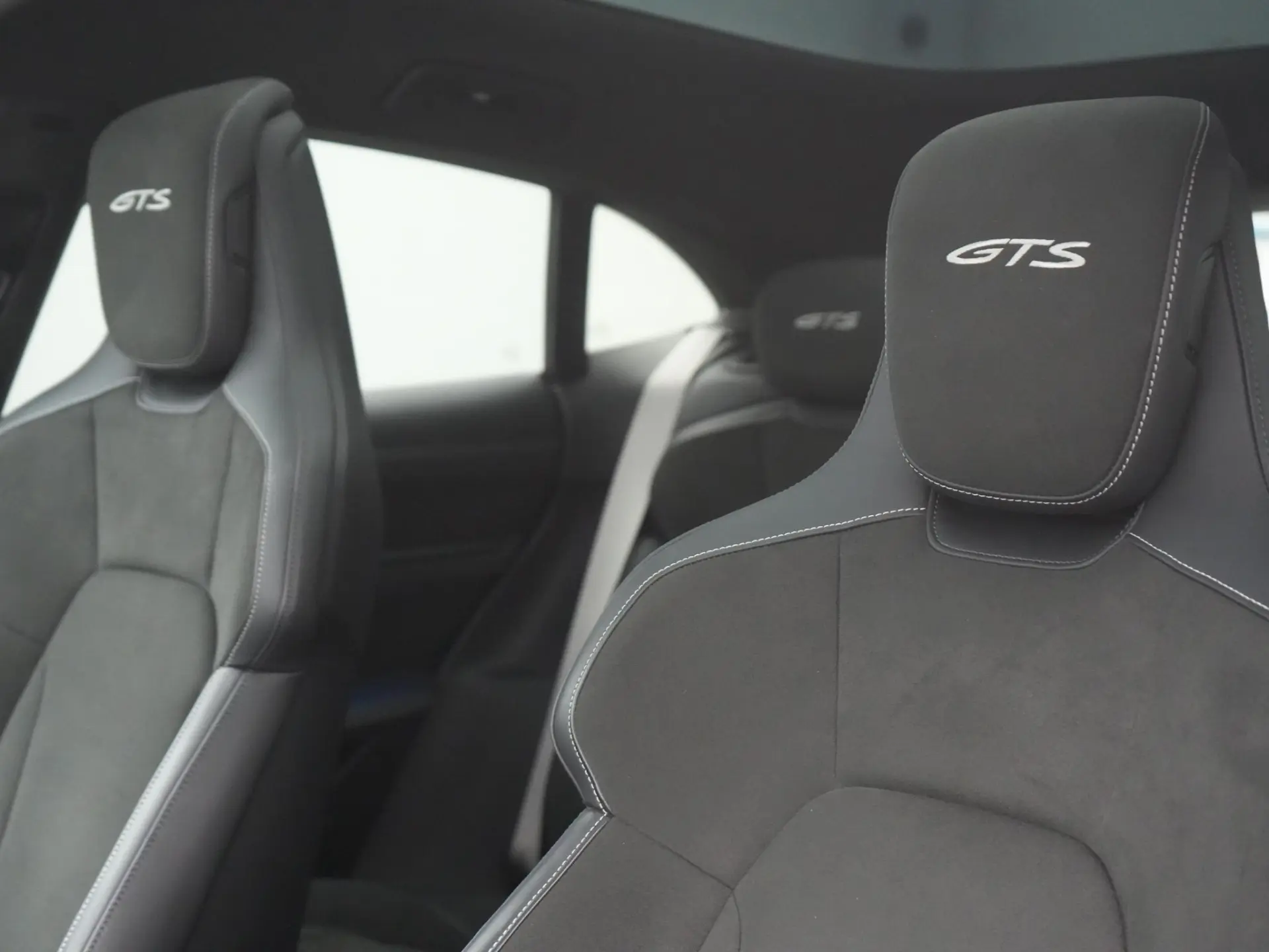 Taycan GTS Sport Turismo