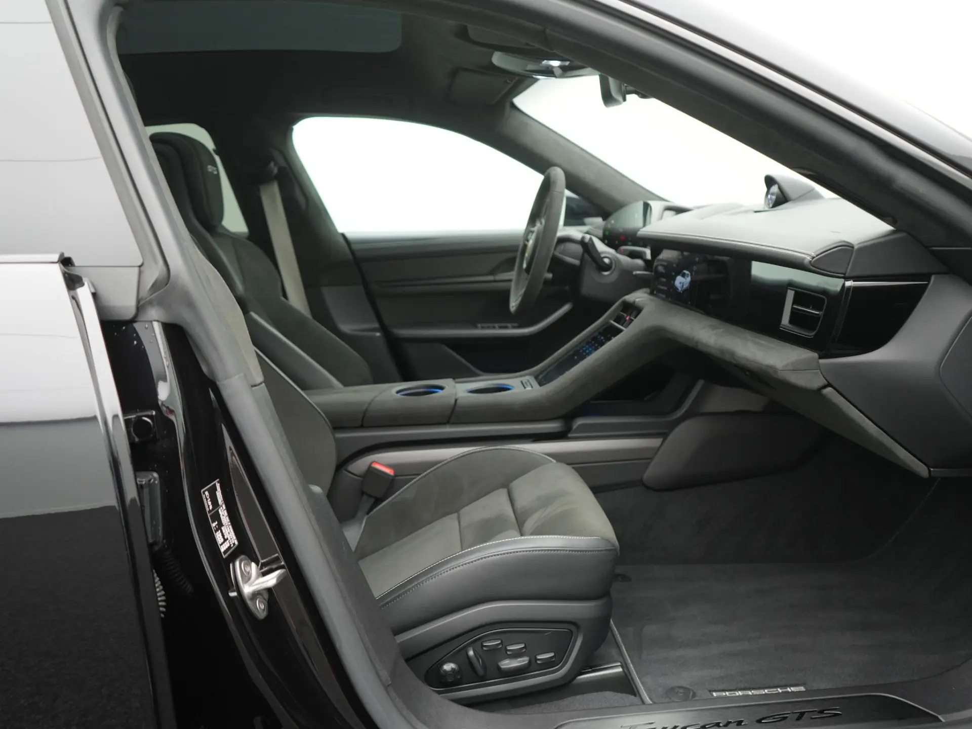 Taycan GTS Sport Turismo