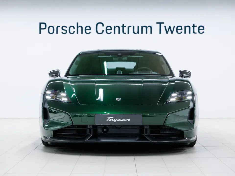 Taycan turbo s 