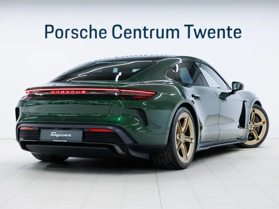 Taycan turbo s 
