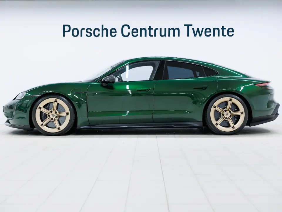 Taycan turbo s 