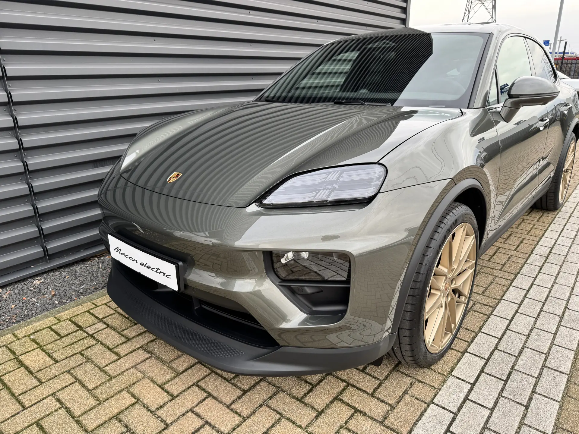 Macan 4