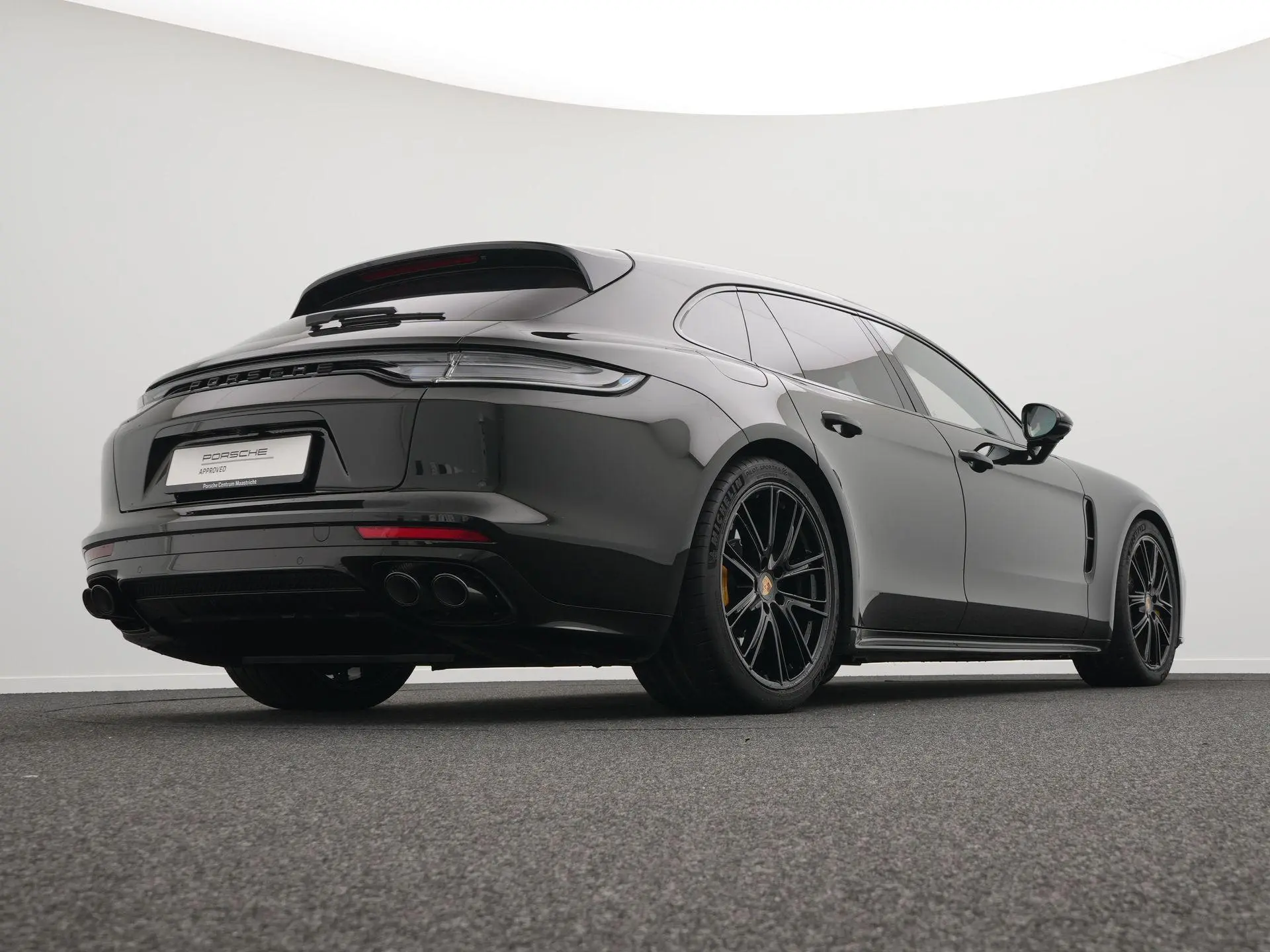 Panamera Sport Turismo Turbo S E-Hybrid