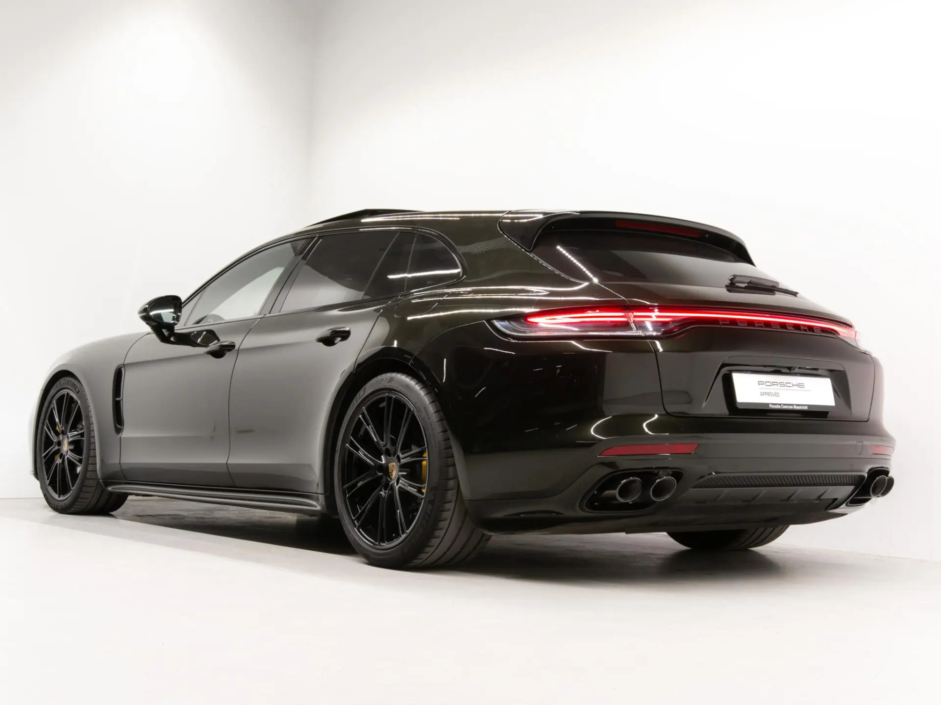 Panamera Sport Turismo Turbo S E-Hybrid