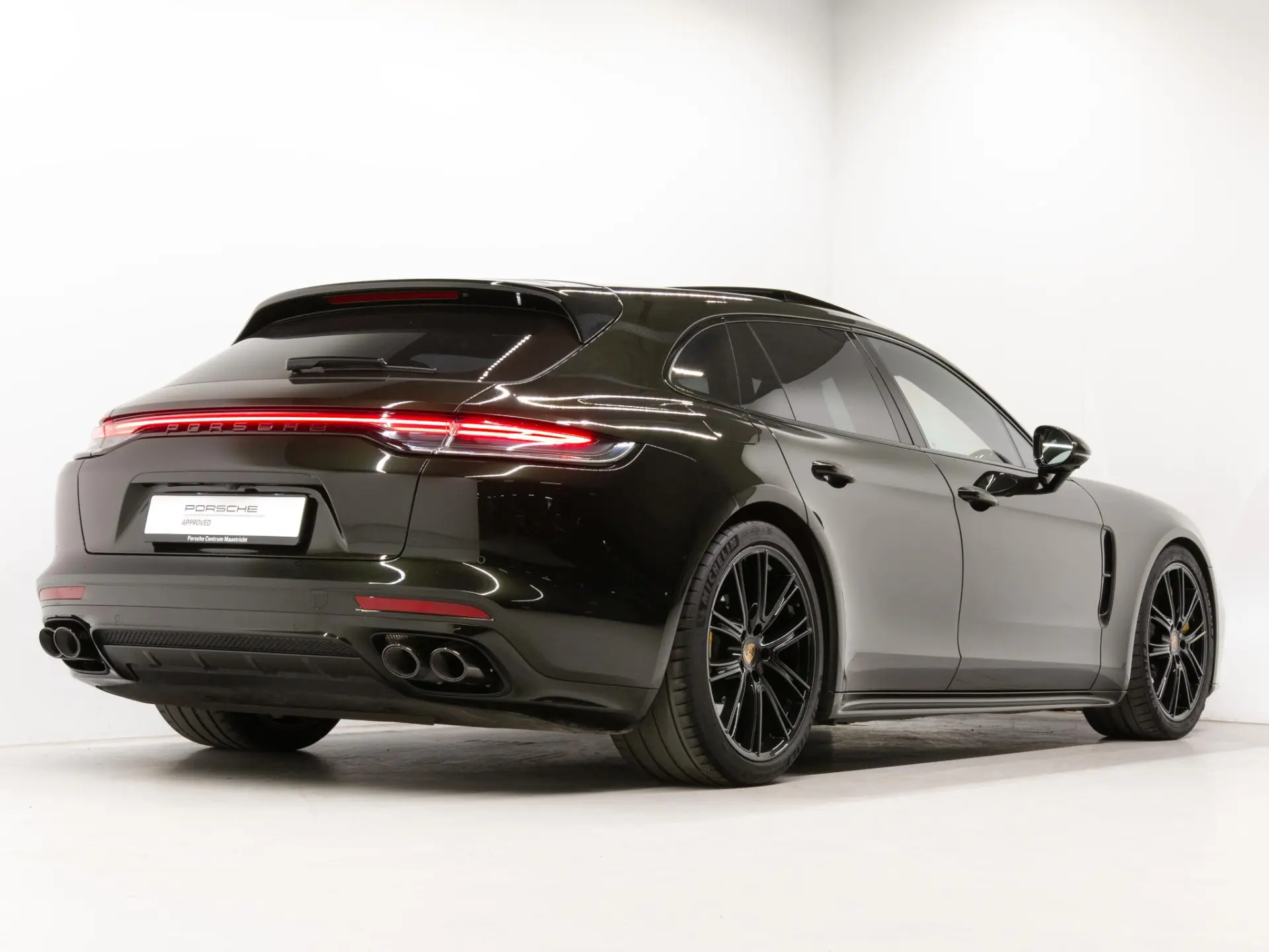 Panamera Sport Turismo Turbo S E-Hybrid