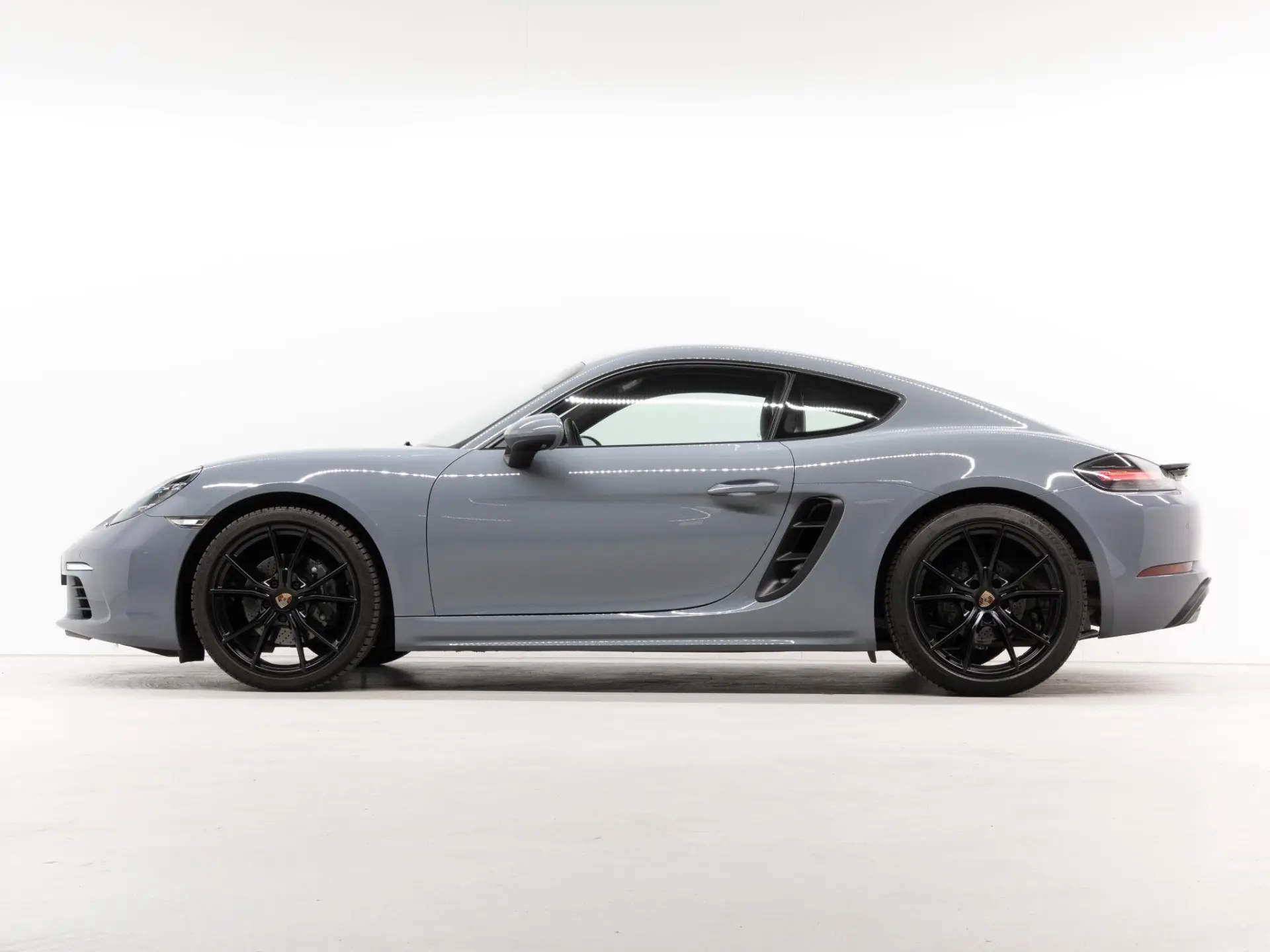 718 Cayman 