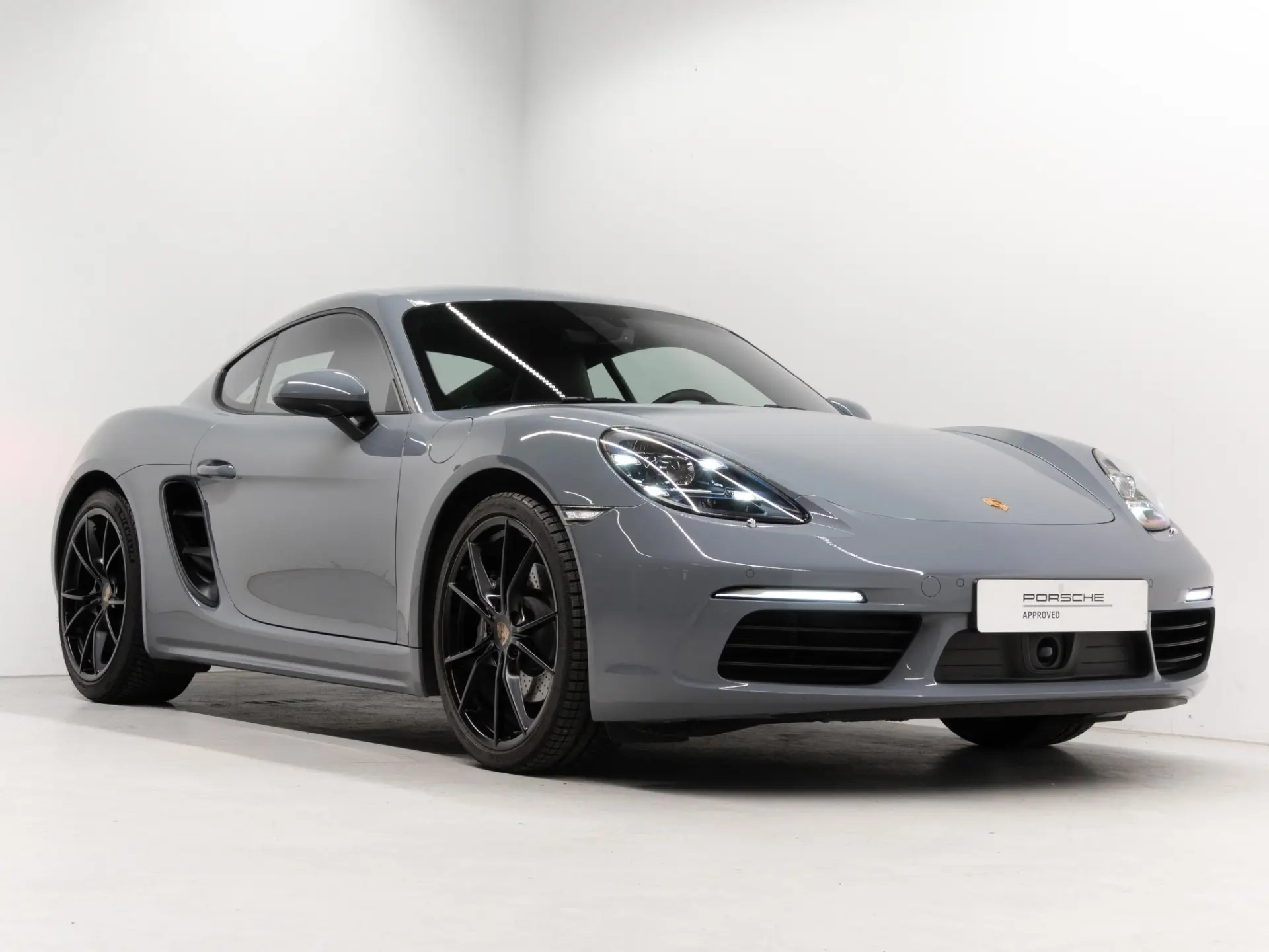 718 Cayman 