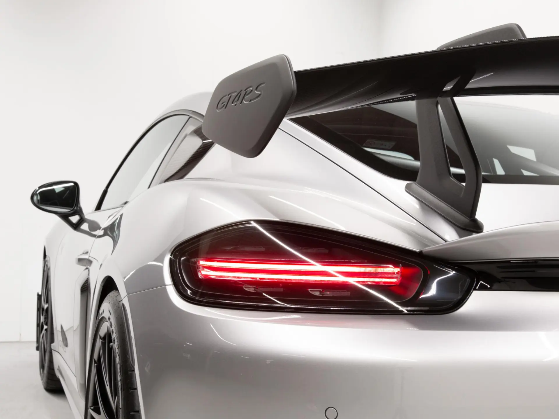 718 GT4 RS