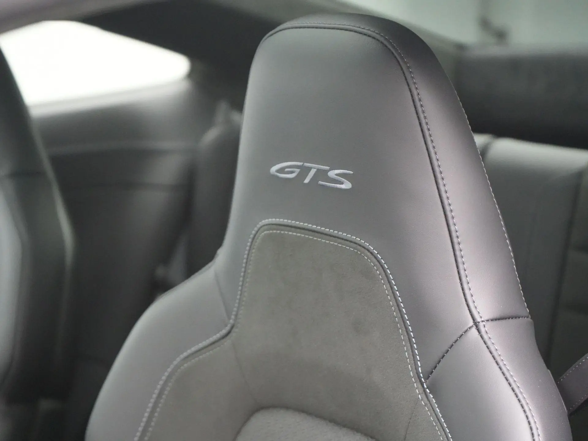 911 Carrera 4 GTS