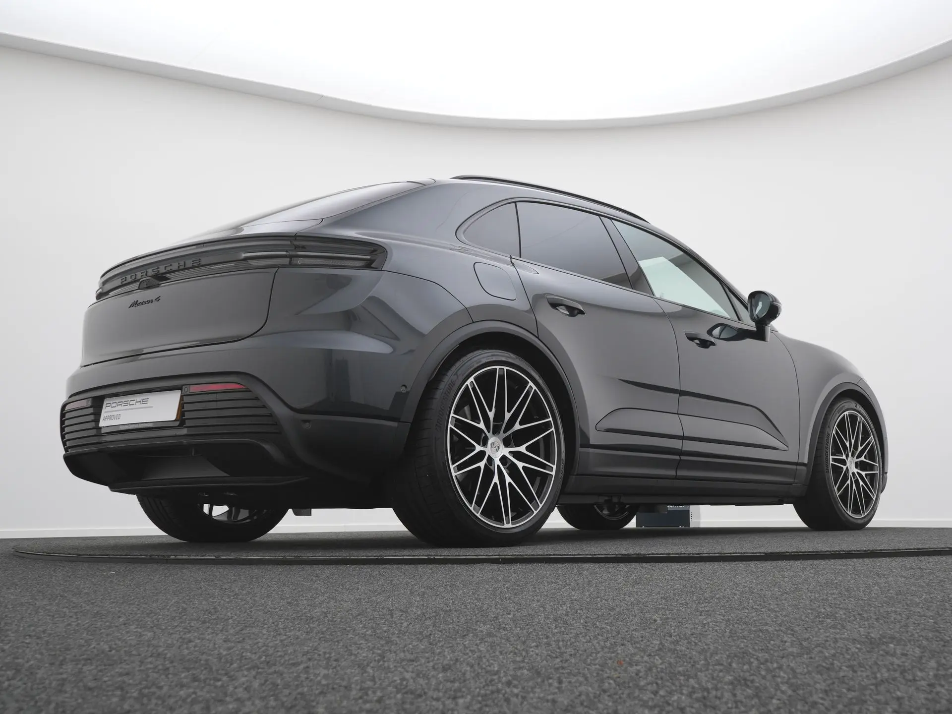 Macan 4