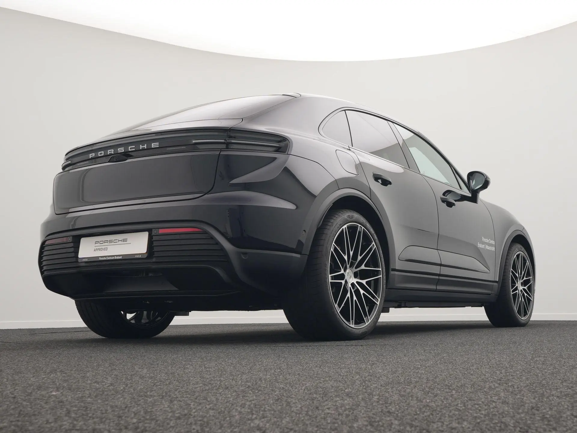 Macan 4