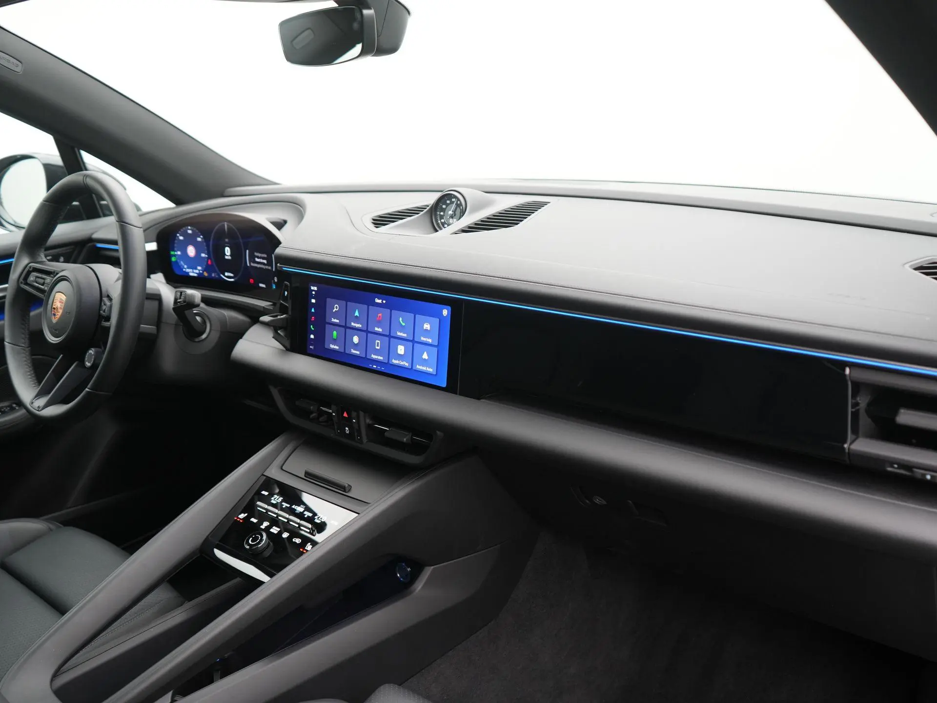 Macan 4