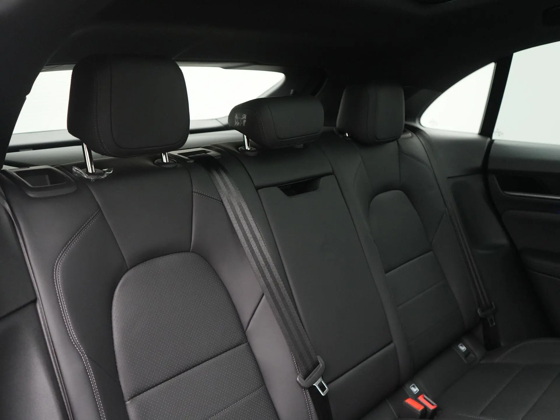Macan 4