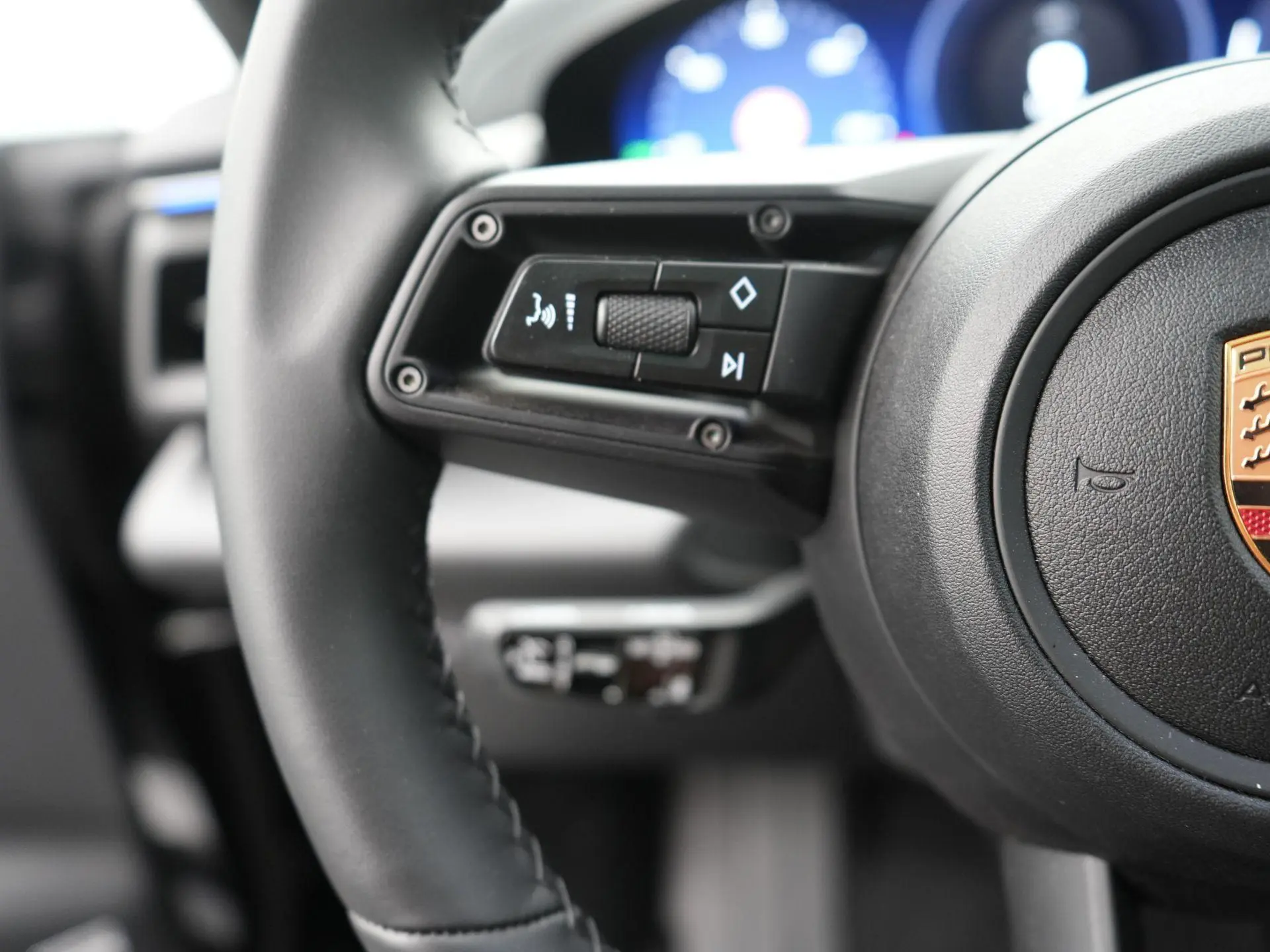 Macan 4