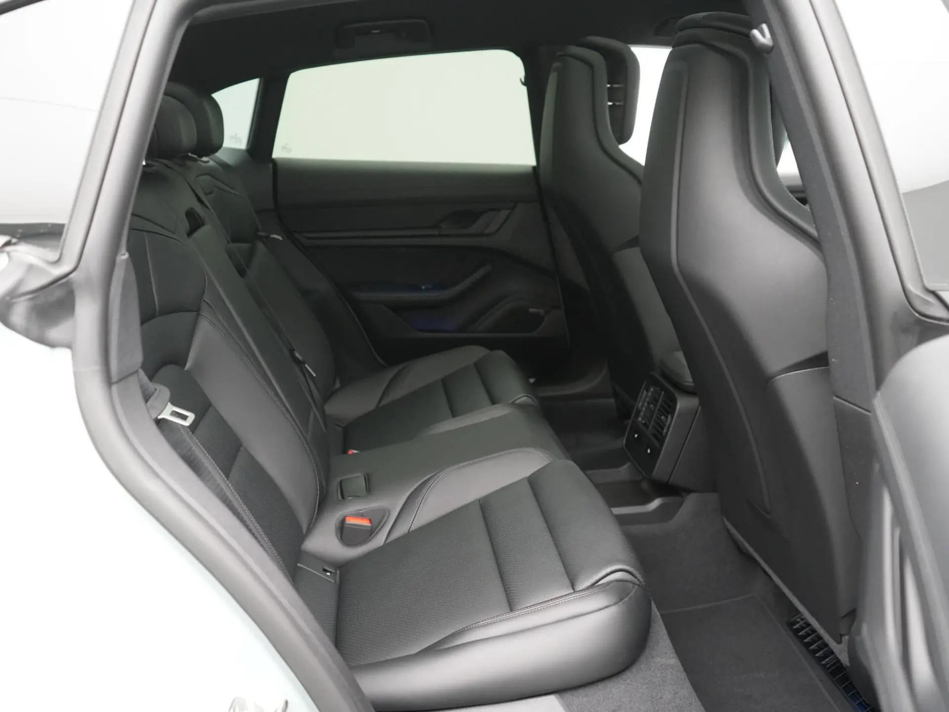 Taycan 4 Cross Turismo