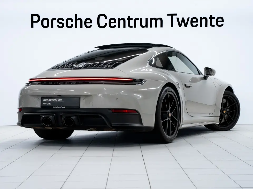 Porsche 911 Carrera 4 GTS