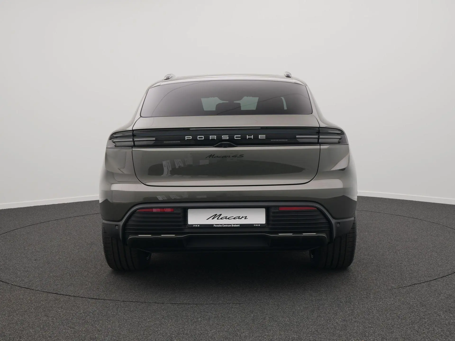 Macan 4 S