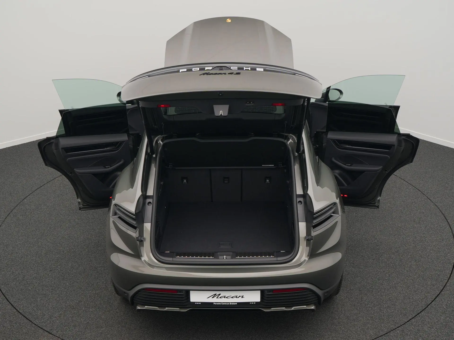 Macan 4 S