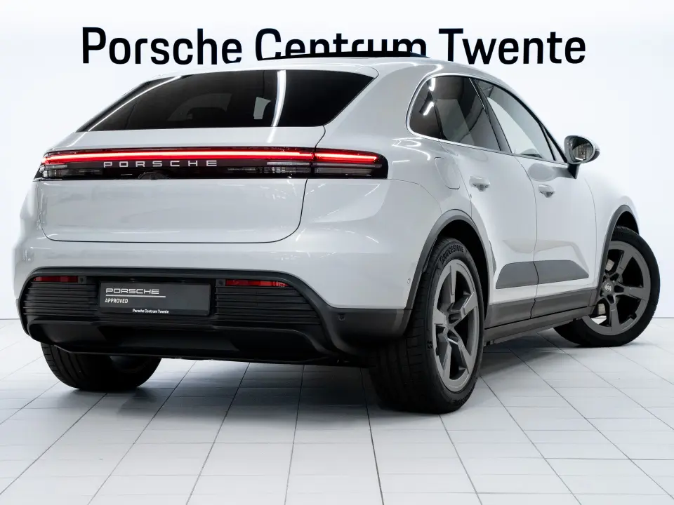 Porsche Macan 4