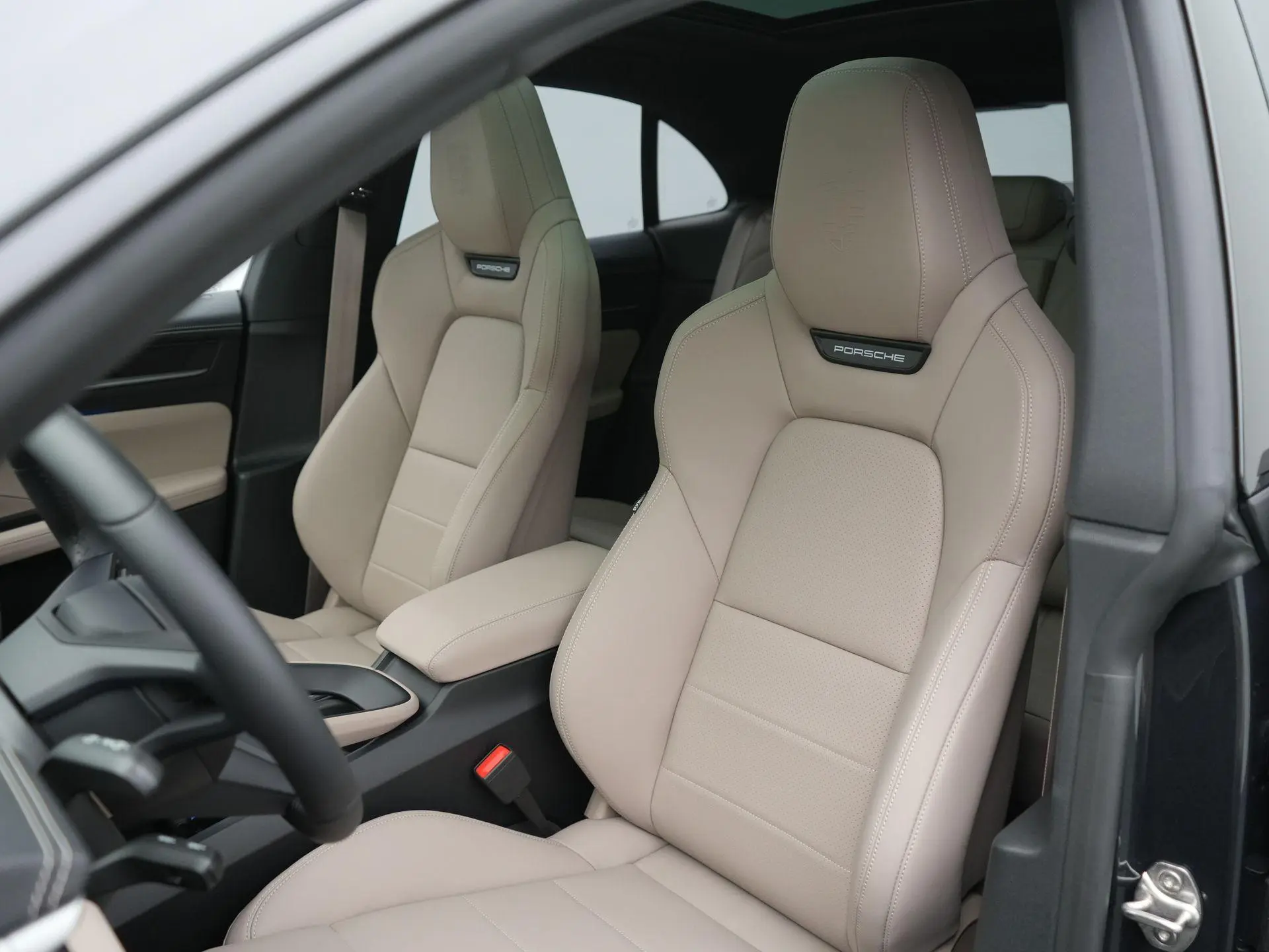 Macan 4