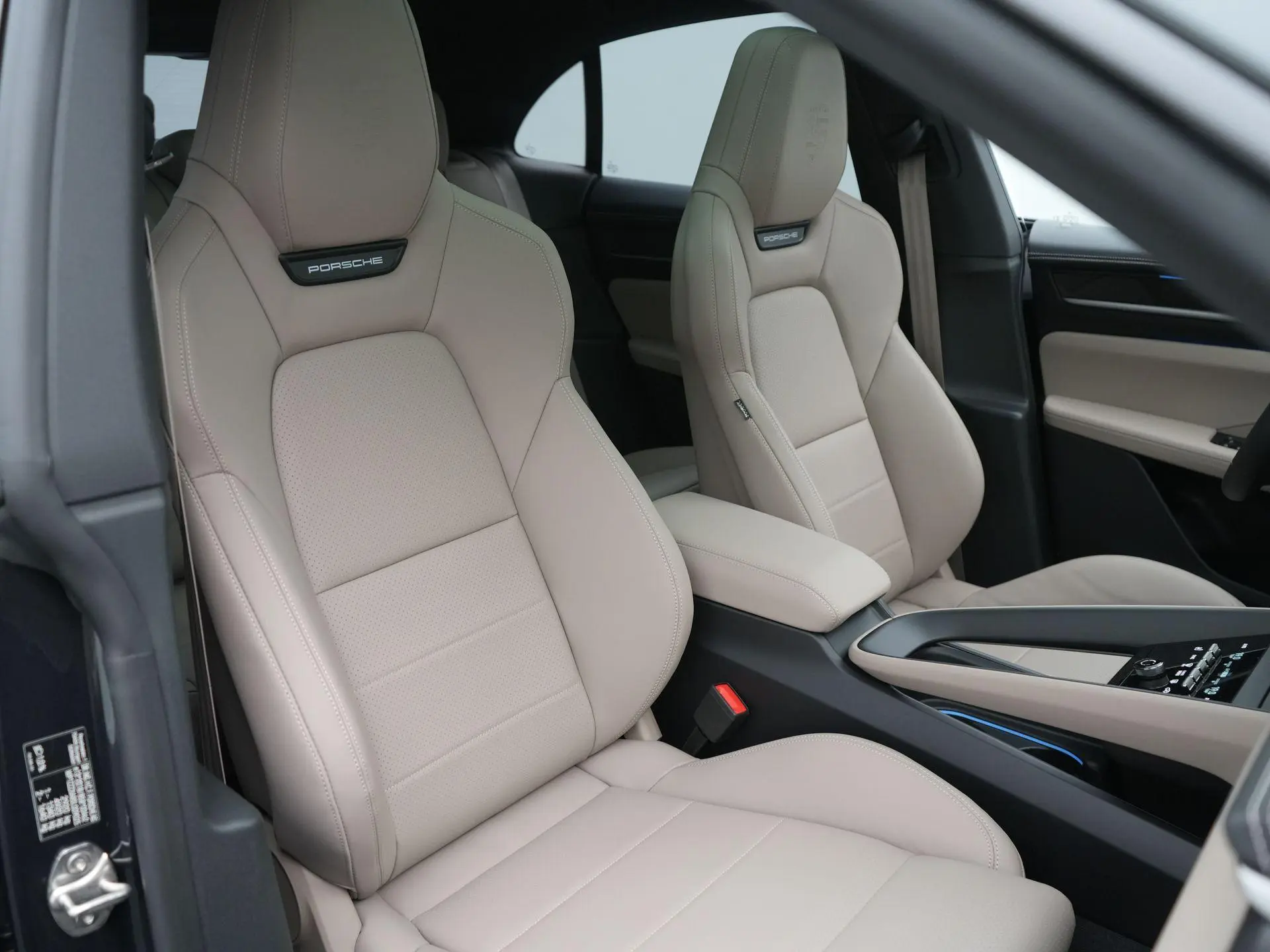 Macan 4