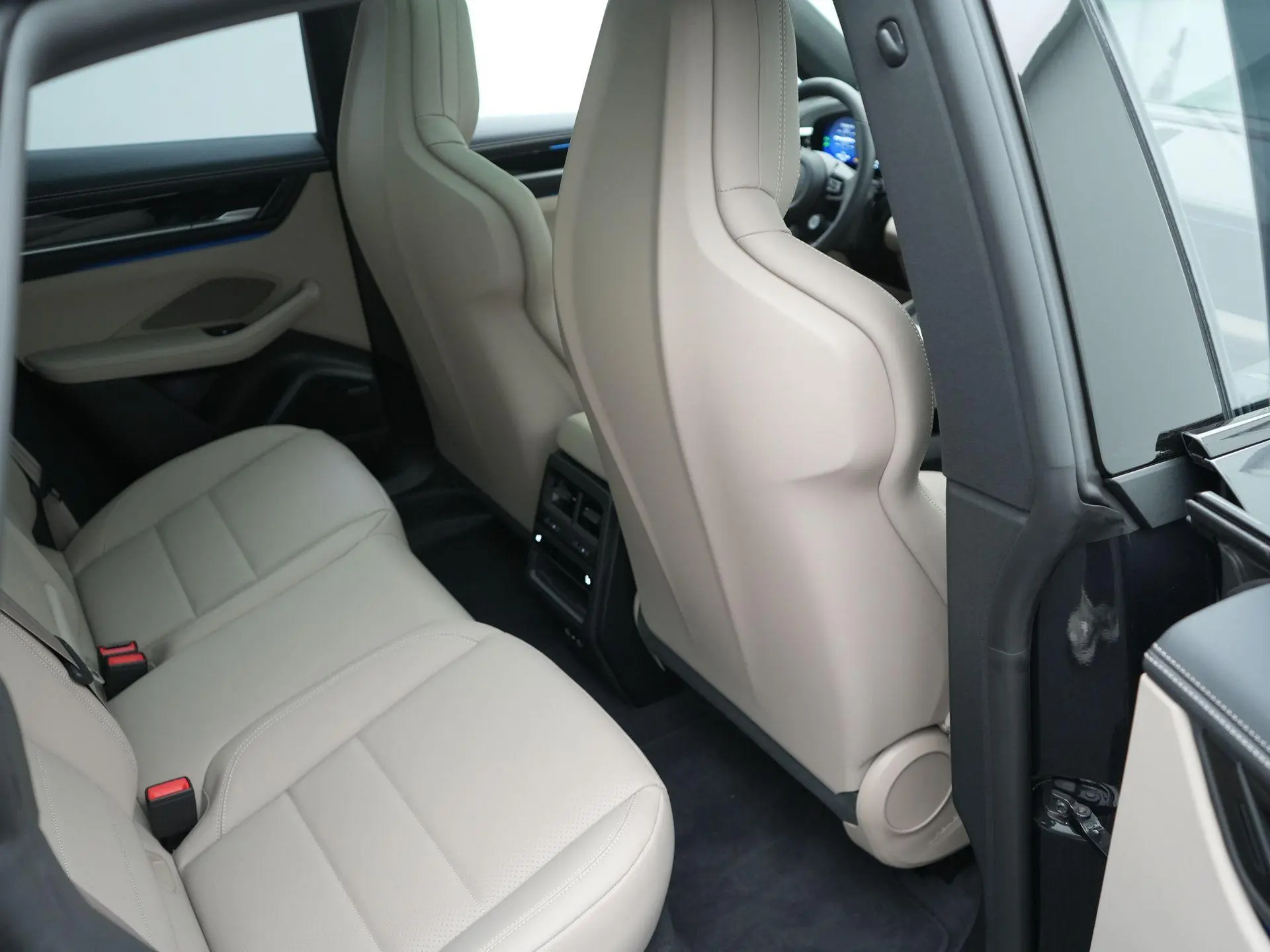 Macan 4